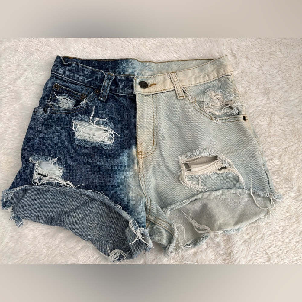RK Brand Two-Tone Distressed Denim Shorts Size 2